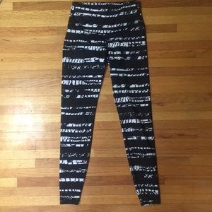 Black and white old navy active leggings